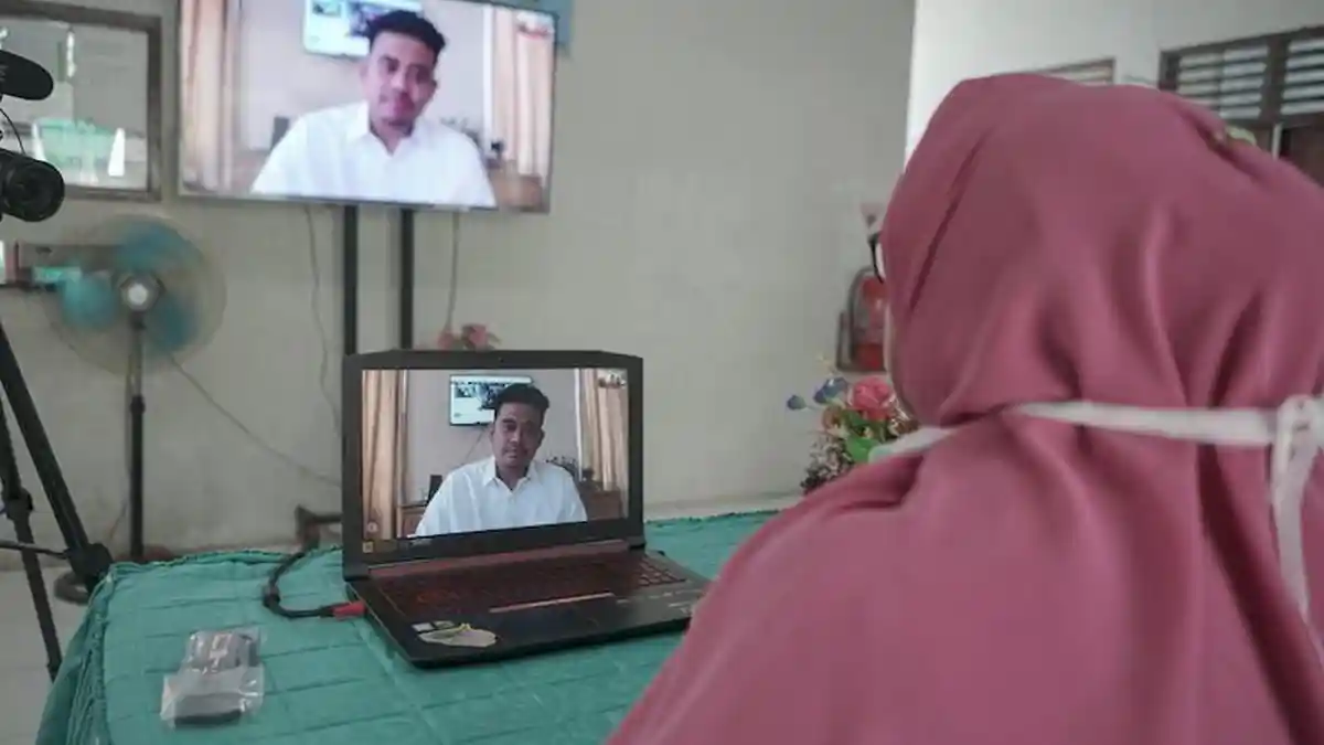 Lewat Teleconference, Bobby Nasution Cek Kesiapan Warga Waspada Virus Corona