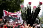 Kemeriahan Pendukung Ganjar-Mahfud saat Mengiring Pendaftaran Pilpres 2024