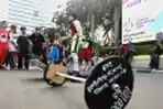Kumpulkan Modal Menikah Seniman Pantomim Hibur Warga di CFD HI