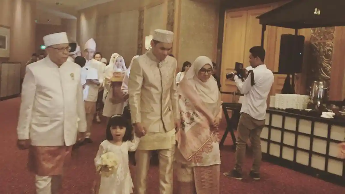 Pernikahan Ben Kasyafani dan Ines - Sienna Dipangku Ibu Tiri Saat Prosesi Akad