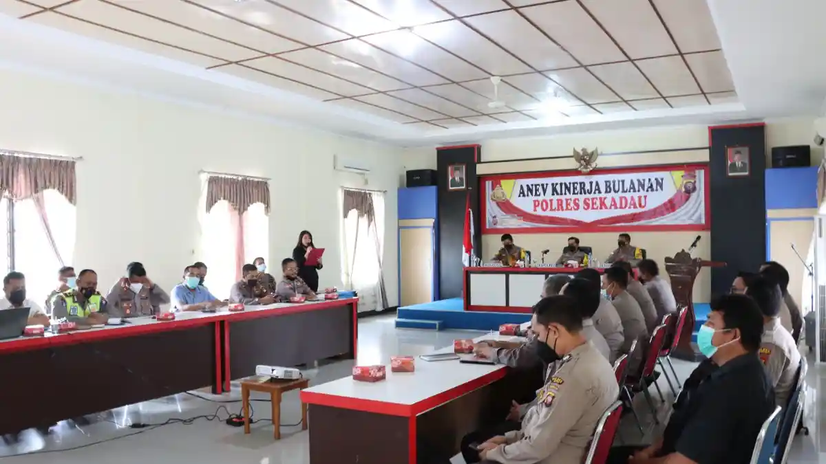 Kapolres Sekadau Pimpin Anev Kinerja Bulanan, Ini Yang Disampaikan