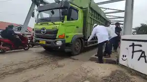 DPRD-Provinsi-Jambi-cek-kondisi-sambungan-Jembatan-Aurduri-I.jpg