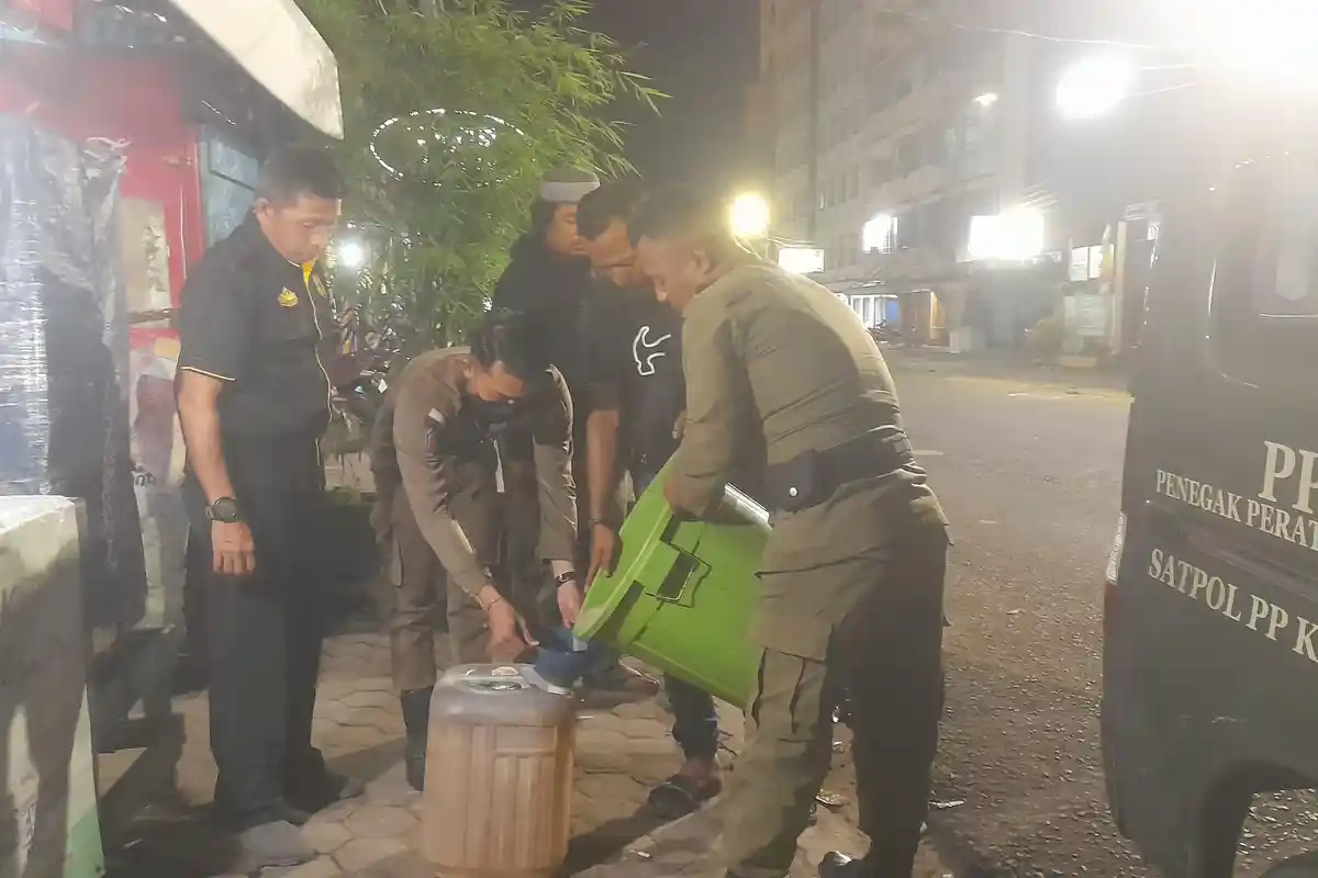 Satpol PP Kota Jambi Gelar Razia Minuman Keras, Warung Remang-remang dan Tempat Hiburan Disatroni