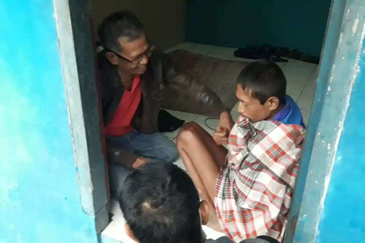 Disabilitas yang Dipukuli di Warung Pecel Lele Masih Trauma, Meringkuk di Kamar Kontrakan Kecil