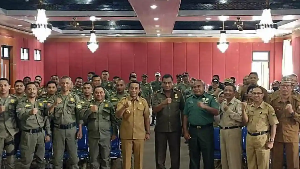 Anggota Satpol PP Damkar Kabupaten Manggarai Dibekali Teknik Pasukan Huru Hara