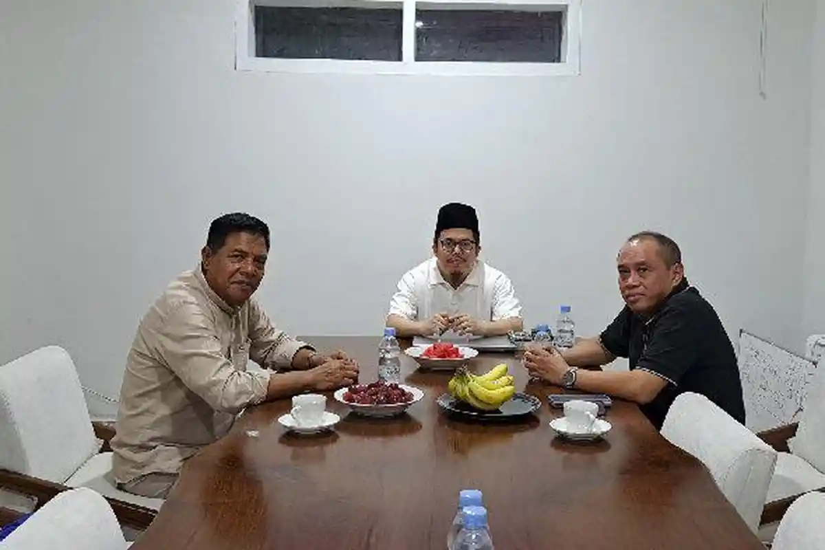 H. Iron Temui TGKH Atsani, Matangkan Strategi Pilkada Lombok Timur 2024