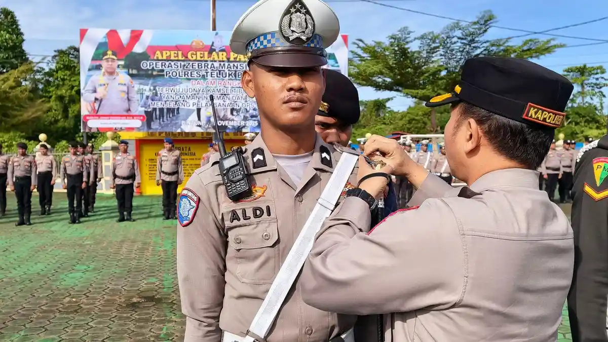 Kapolres Teluk Bintuni Pimpin Apel Gelar Pasukan Operasi Zebra Mansinam 2025