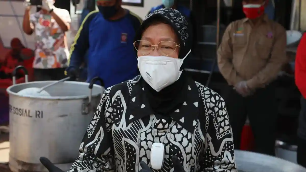 Tri Rismaharini Marah Lagi, Temukan Bansos Dipotong Rp 50 Ribu,'Kemana Uangnya?'