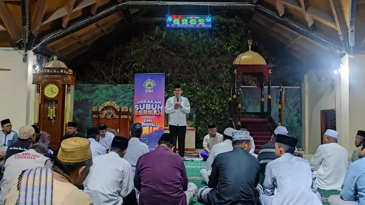 Gerakan Subuh Berkah, DMI Palu Seruput Kopi Bersama Jemaah Masjid Kelurahan Pengawu