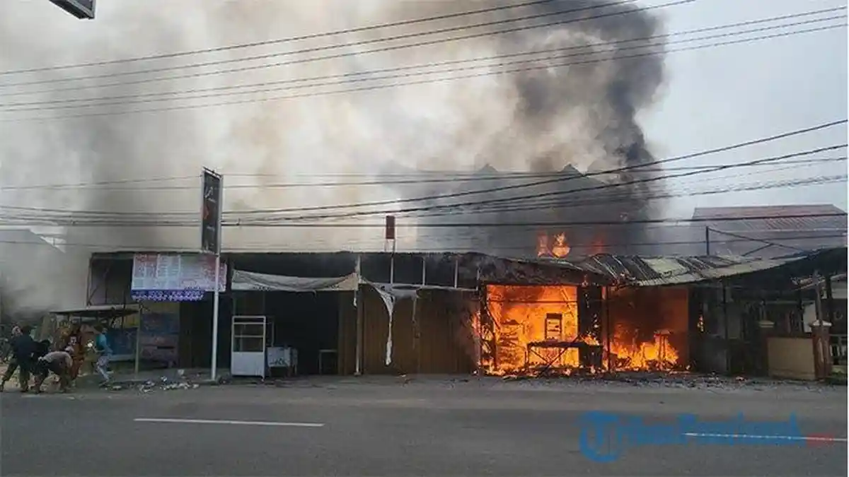 Kebakaran di Banjarmasin, Empat Bangunan Terbakar di Kelayan B, Api Diduga Berasal Dari Dapur