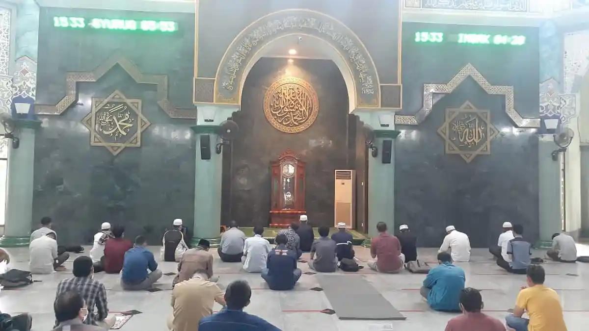 Pengurus Masjid Al Azhom Terapkan Super Ketat Protokol Kesehatan