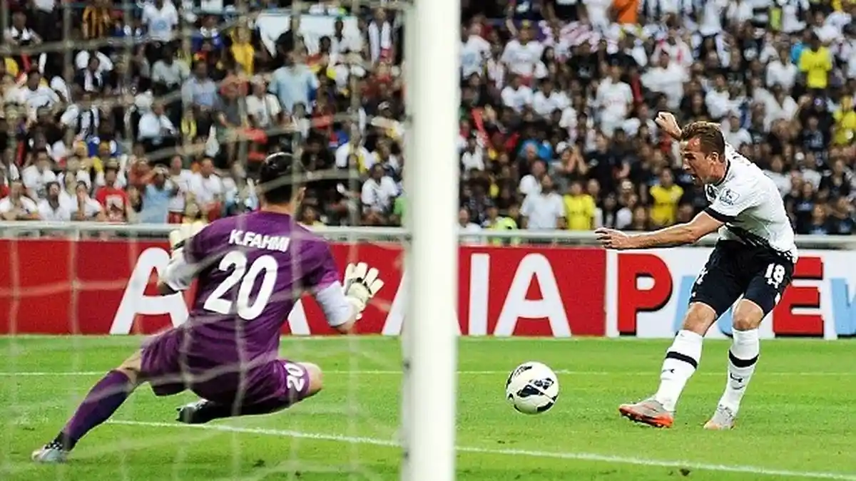 Harry Kane  Cetak Dua Gol Lawan Malaysia XI