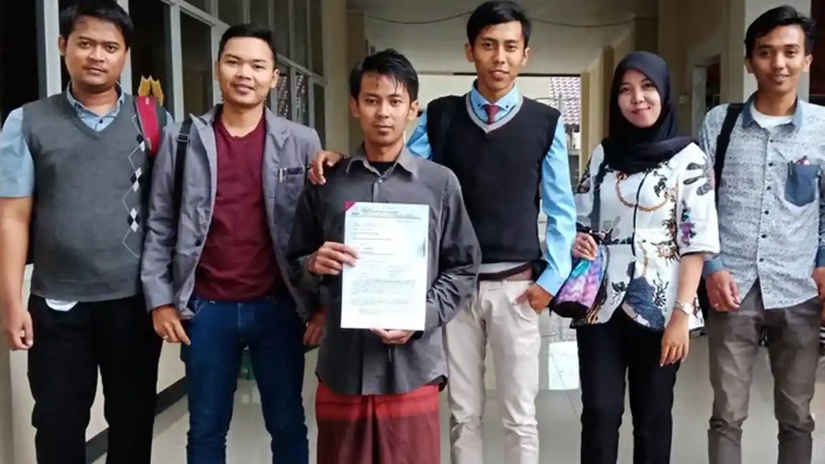 Jalan Rusak Bikin Pengendara Celaka, Mahasiswa Unida Bogor Laporkan Dinas PUPR Bogor ke Polisi