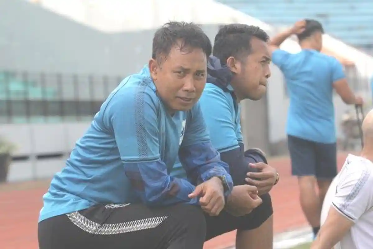 Ditinggal Pelatih Kepala  Imran Nahumarury, Ini Profil Pelatih Sementara Mahesa Jenar PSIS Semarang