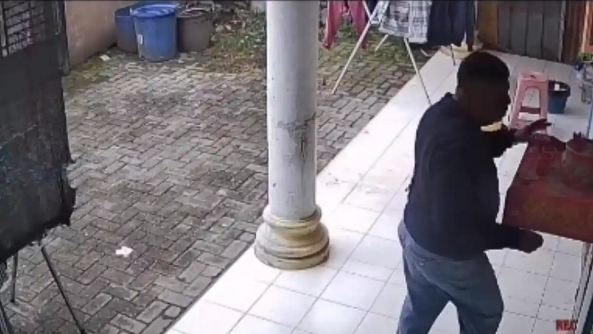 Warga Resah, Pria Tak Dikenal Diduga Mencuri  di Rumah