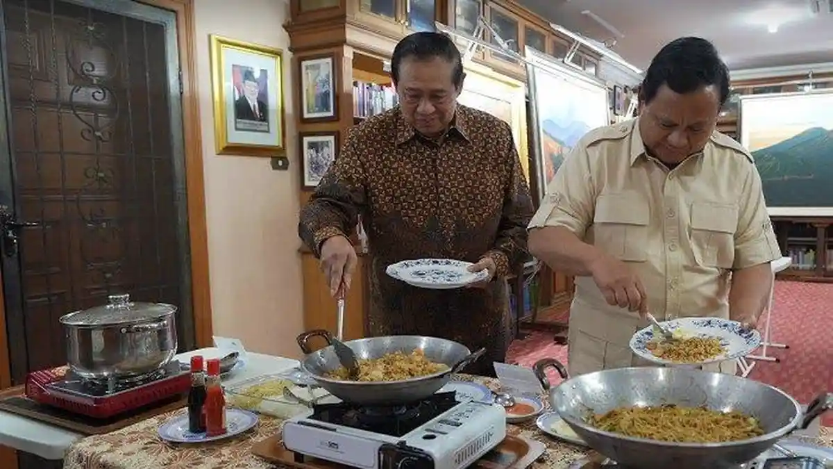 Lihat Lagi Momen Presiden Prabowo Makan Nasi Goreng Bareng SBY di Cikeas