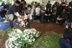 Pemakaman Ayahanda Aktor Anjasmara (Suami Rahmawati Soekarno)