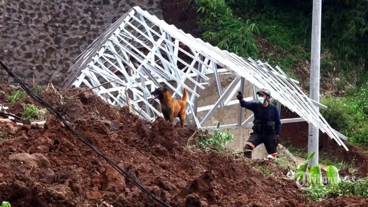 Korban Longsor di Desa Cihanjuang Sumedang Bertambah, Kini Jadi 13 Orang, termasuk Danramil