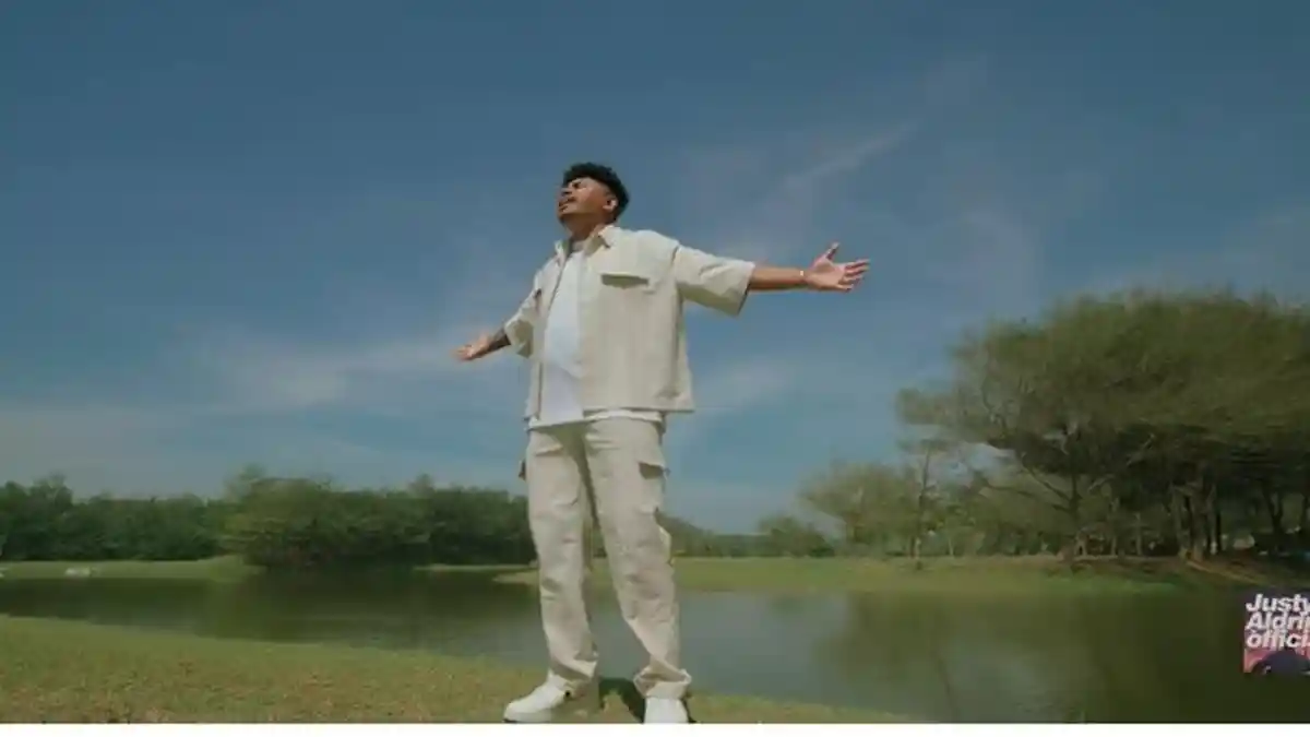 Lirik Lagu Timur dari Ambon Judul Hilang Dibawakan Justy Aldrin ft Wizz Baker dan Toton Caribo - Pos-kupang.com