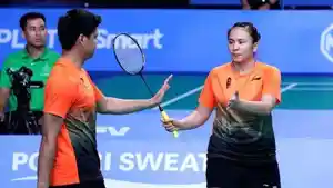 pebulutangkis-indonesia-praveen-jordanmelati-daeva-oktavianti-2.jpg