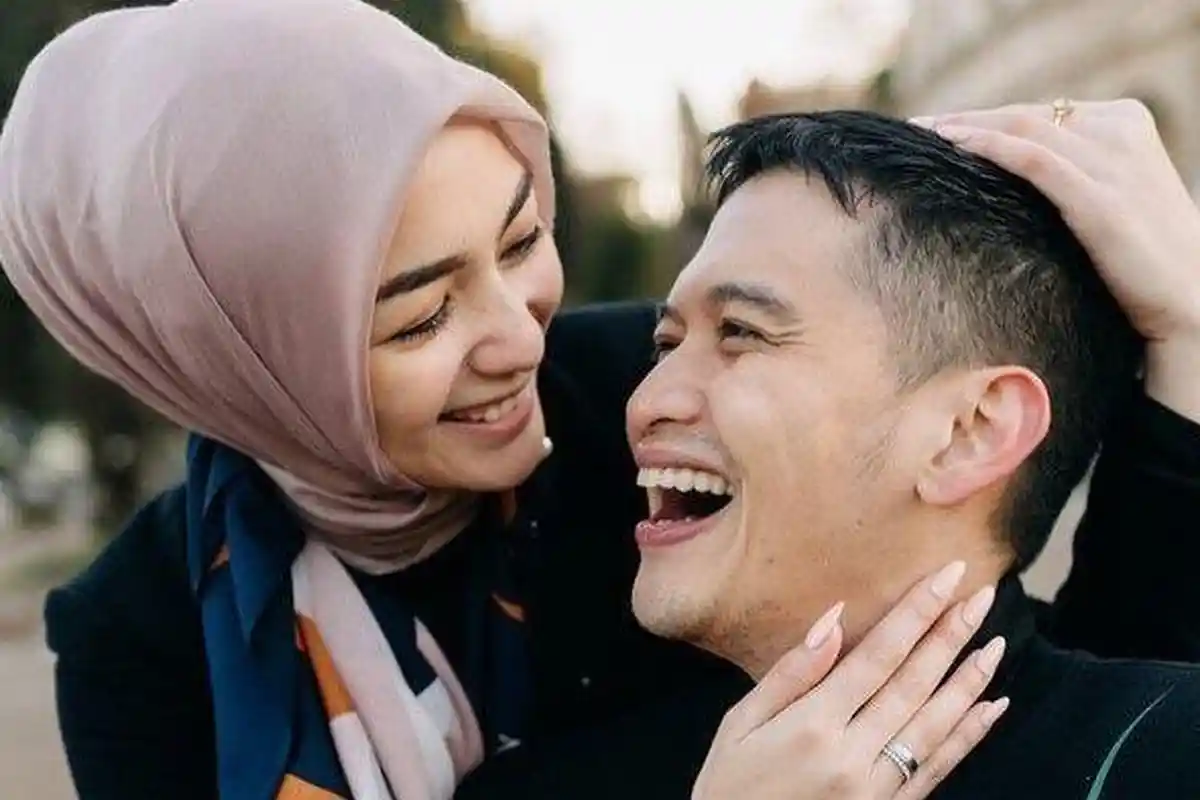 Citra Kirana Hamil, Beri Kejutan pada Rezky Aditya Saat Makan di Dengan Menara Eiffel