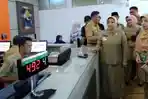 wali-kota-cimahi-atty-suharti-meninjau-loket-pendaftaran-rsud-cibabat_20161010_142349.jpg