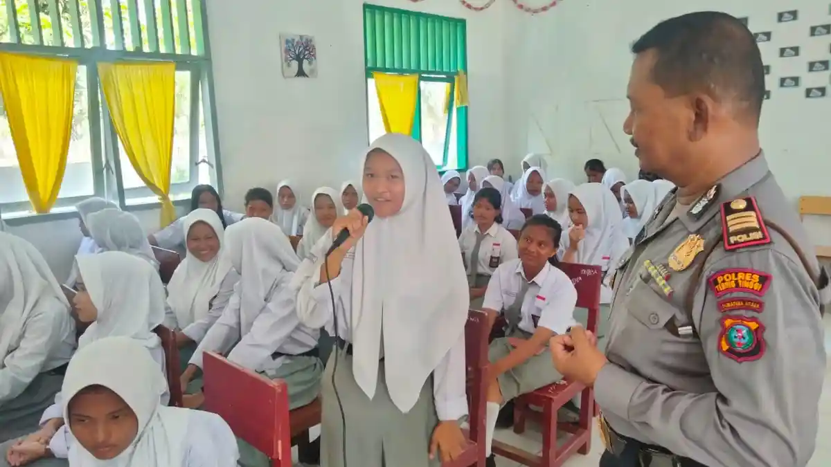 Sosialisasi Bahaya Narkoba, Sat Binmas Polres Tebing Tinggi Gelar Police Goes To School