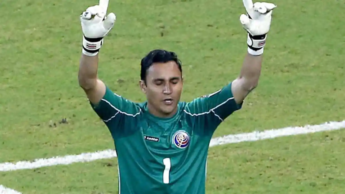 Keylor Navas Sejajar dengan Lionel Messi
