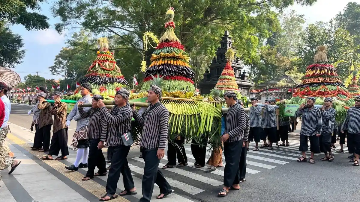 Pisowanan Agung diwarnai 15 Gunungan, Meriahkan Perayaan 200 Tahun Wonosobo