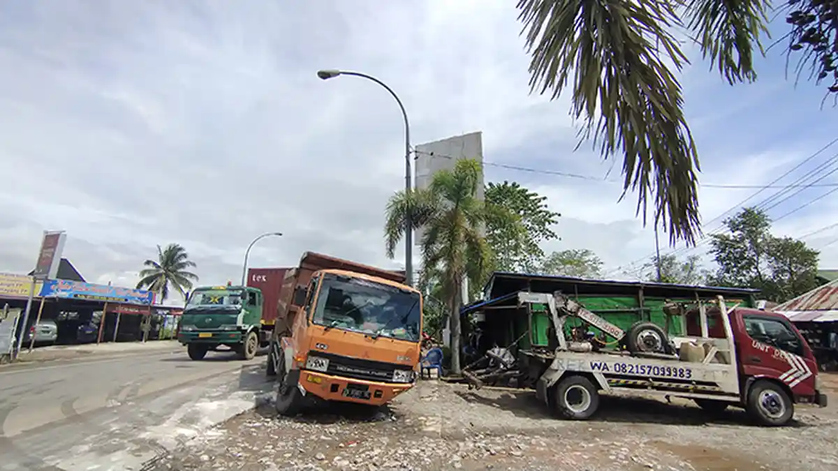 BREAKING NEWS - Kecelakaan Beruntun di Jembatan Kapuas 2 Kubu Raya, Satu Orang Meninggal Dunia