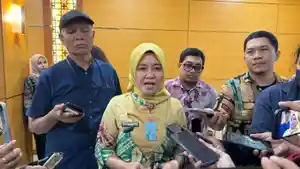 Kepala-Dinkes-Kota-Tangsel-Allin.jpg