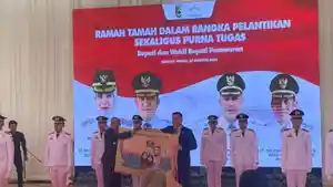 Dendi-Ramadhona-pada-acara-tasyakuran-purna-tugas.jpg