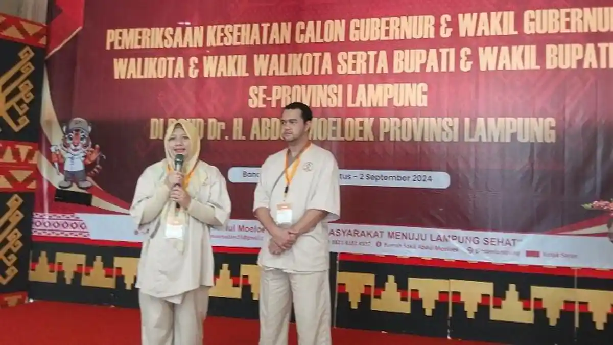 Pasangan Bakal Calon Ririn dan Wiriawan Cek Kesehatan Usai Daftar di KPU Pringsewu Lampung