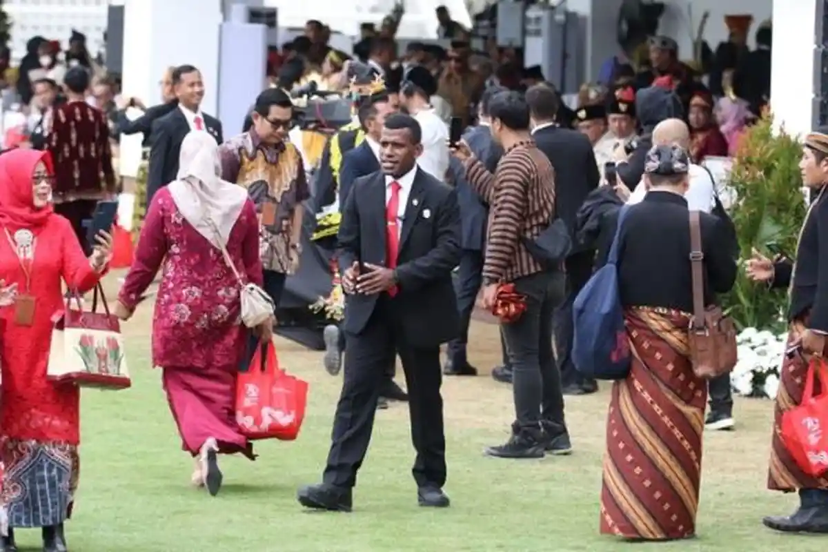 10 Potret Keseruan di Balik Layar Upacara HUT Kemerdekaan RI ke-79 di IKN Nusantara, Kaltim - POTRET-DI-BALIK-LAYAR-UPACARA-HUT-KEMERDEKAAN-RI-KE-79.jpg