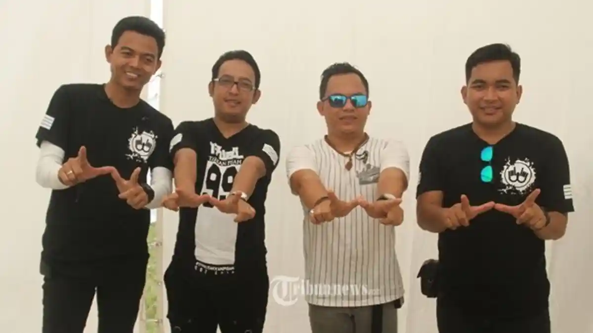 Lirik Lagu Aku Cinta Allah Wali: Andaikan diriku bisa seperti yang lain Yang kau sayang