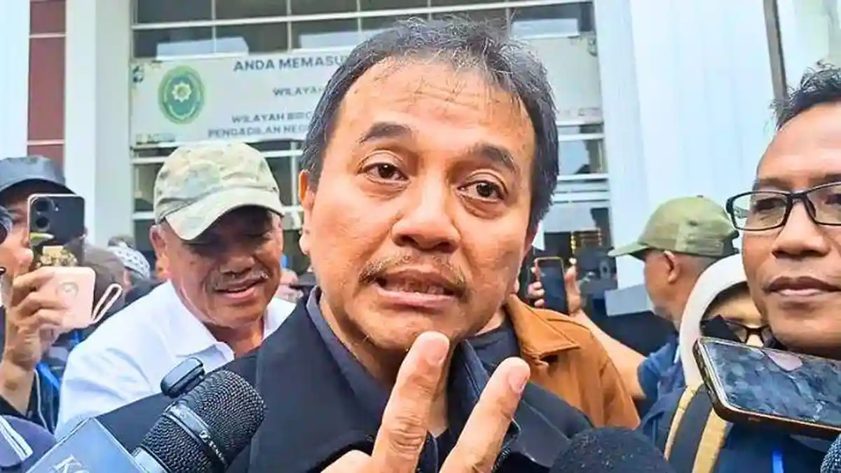 Berkah Jadwal Bentrok, Roy Suryo Sempat Kuatkan Dokter Tifa Sebelum Sidang - Tribunjambi.com