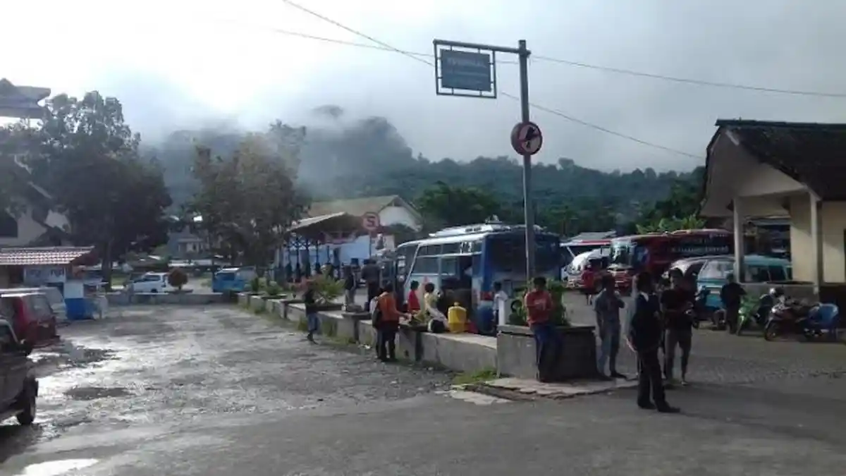 Warga Tana Toraja Keluhkan Menjamurnya Angkutan Umum Plat Hitam