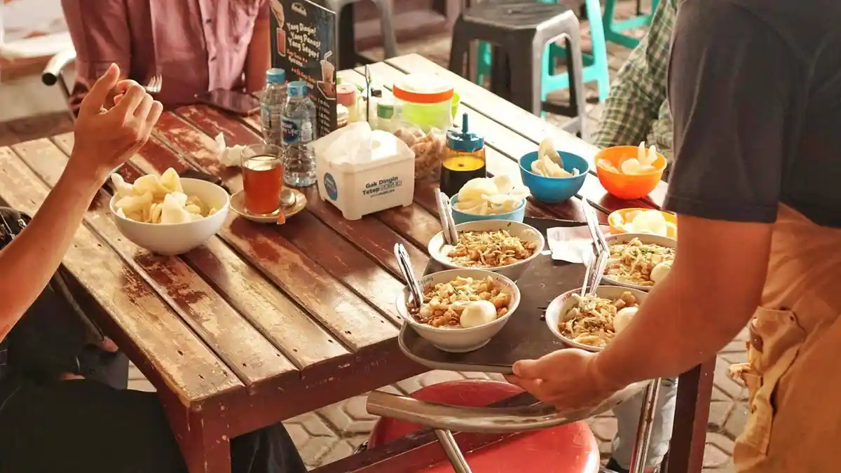 Rasa Bubur Ayam Barokah Kuliner Bangka Belitung Istimewa dan Toping Ayam Melimpah