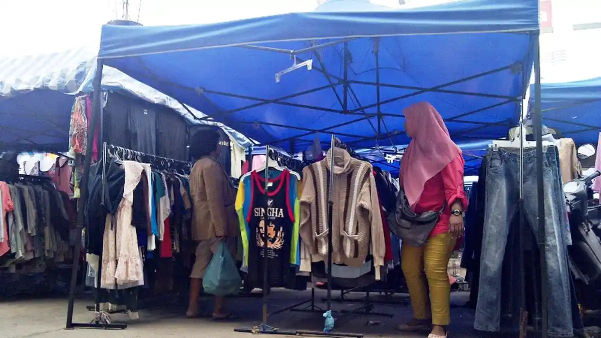 Pasang Surut Jualan Pakaian Bekas Singapura di Pasar Jodoh Batam
