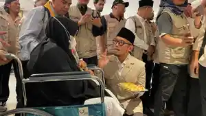20260608-Senyum-Jamaah-Haji-Indonesia-Merekah-Tiba-di-Madinah.jpg