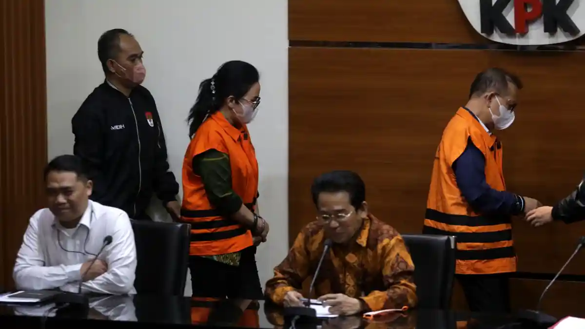 FOTO-FOTO Pasangan Suami Istri Bupati Kapuas dan Anggota DPR dalam ...
