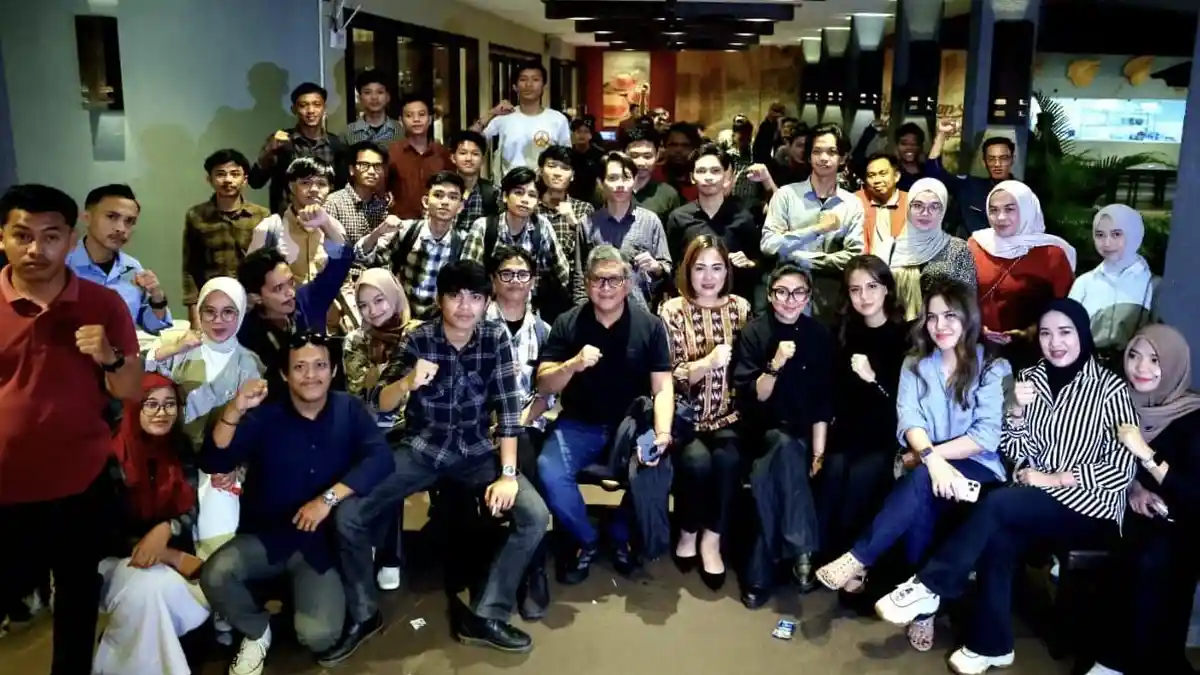 Hasto Dorong Anak Muda Perkuat Ide dan Kepemimpinan di Era ‘University of Internet’
