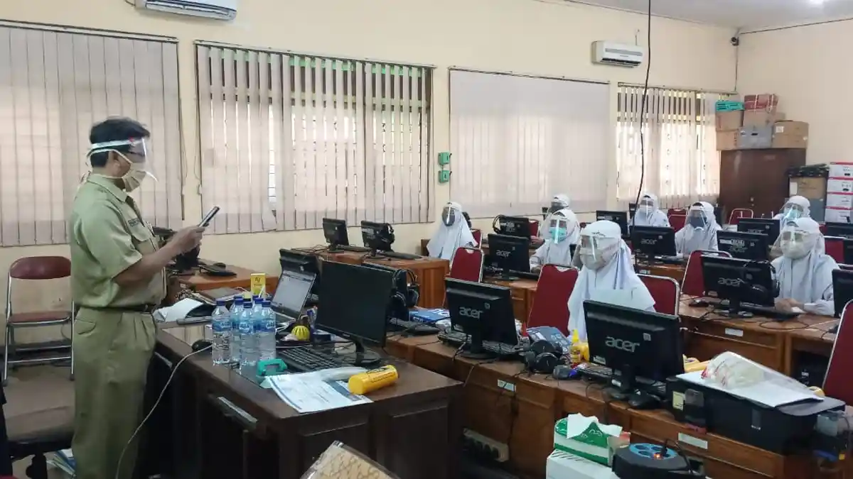 Sekolah Tatap Muka Dimulai Bertahap di Jateng, Yudi Minta Murid dan Guru Diminta Tes Swab