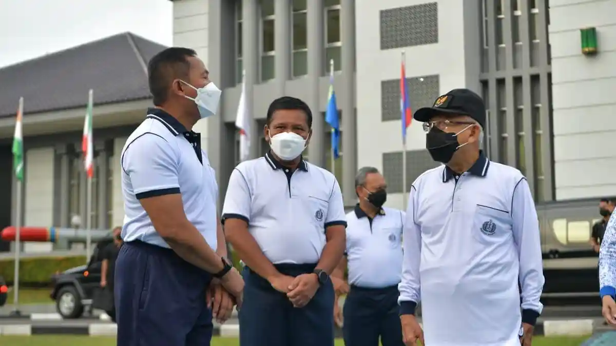 Olahraga Rutin Bersama KSAL, Wapres Ma'ruf Keliling Tinjau Kompleks Seskoal