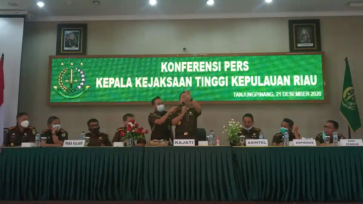 Kajati Kepri Hari Setiyono Ternyata Bisa Main Sulap, Terpincut Kuliner Seafood Kepri