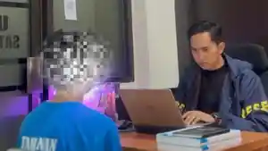 Tersangka-kasus-uu-ite-diperiksa.jpg