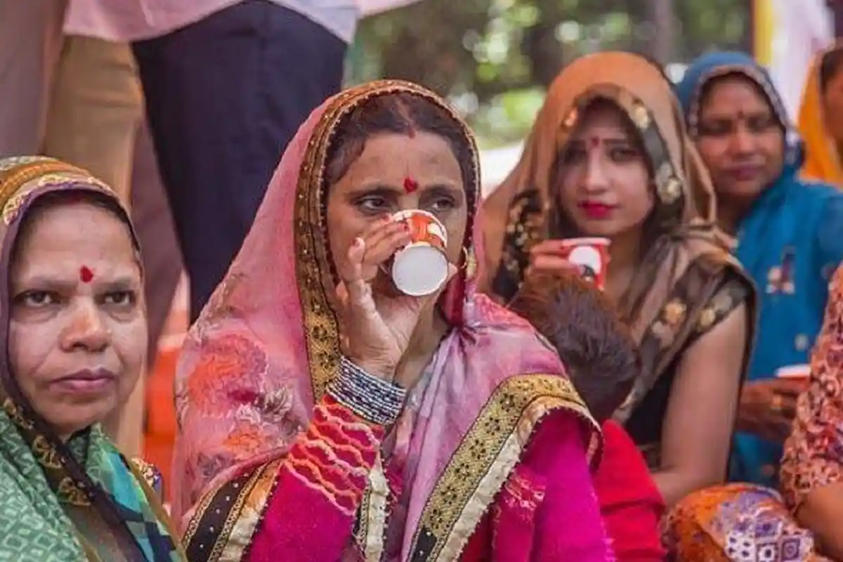 Awalnya Bangga, Orang-orang India yang Minum Urine Sapi untuk Obat Virus Corona Kini Jatuh Sakit