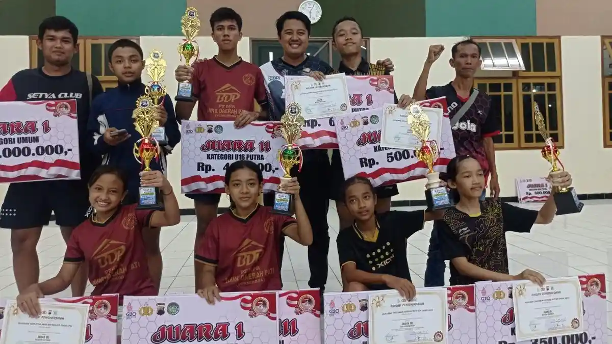 Noto Pingpong Panjunan Dominasi Kejuaraan Tenis Meja Kapolres Pati Cup, Sapu Bersih Gelar Juara