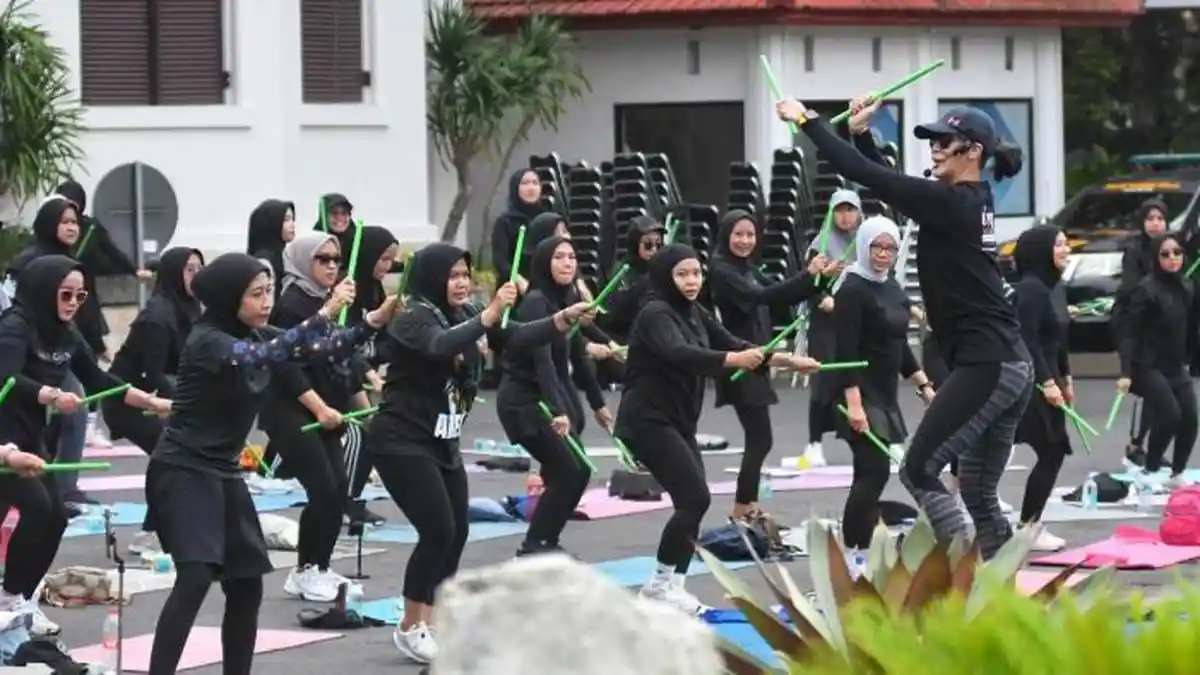 Peringati Hari Kesehatan Mental, IJTI Korda Malang Raya Gelar Pound With View di Balai Kota Malang