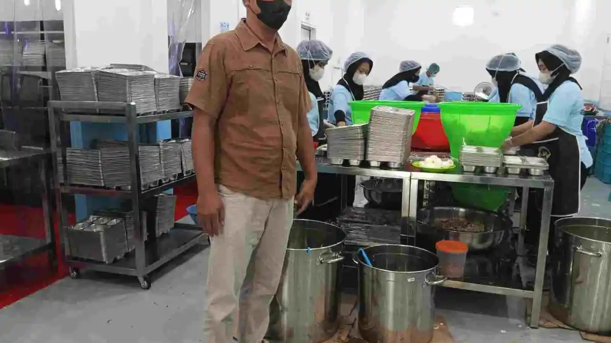Polsek Labuhanruku Awasi Ketat Distribusi Makanan Bergizi Polres Batubara